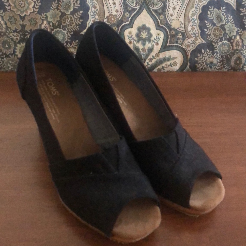 Toms Wedge Open Toe shoes